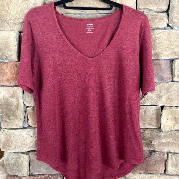 Old Navy Tops - Old Navy v-neck tee